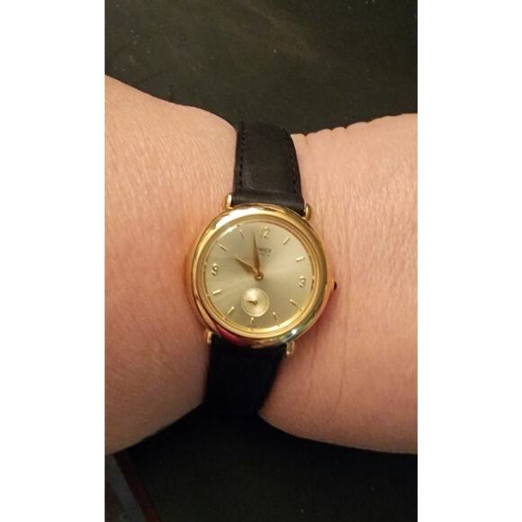Vintage Timex Quartz Genuine Leather Watch - Picture 1 of 8